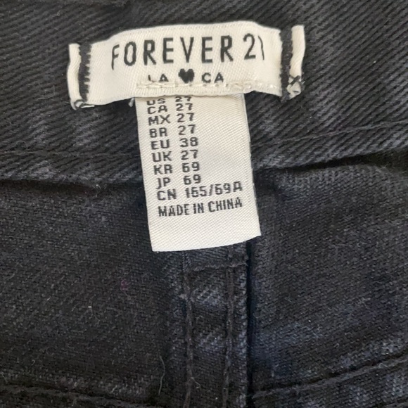 Forever 21 black cut off shorts - Picture 3 of 3